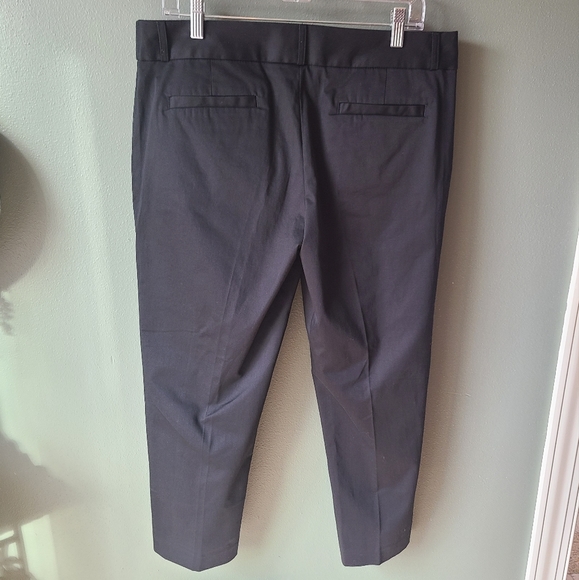 NWT Banana Republic Black Sateen Crop Pants, Size 12 - Picture 3 of 3